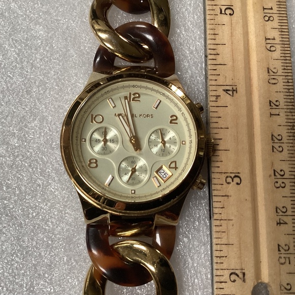 Michael Kors Women’s Runway Twist Chronograph Watch MK-4222 - Picture 2 of 16